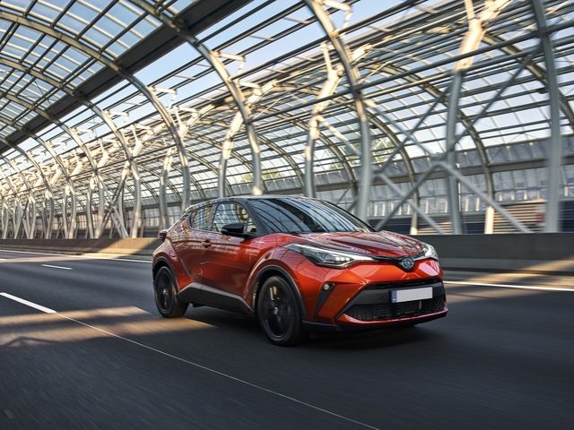 Toyota C-HR 1.8 Hybrid E-CVT Active usato a SESTO SAN GIOVANNI