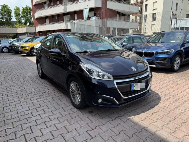 Peugeot 208 1° serie PureTech 68 5 porte Active usato a SESTO SAN GIOVANNI