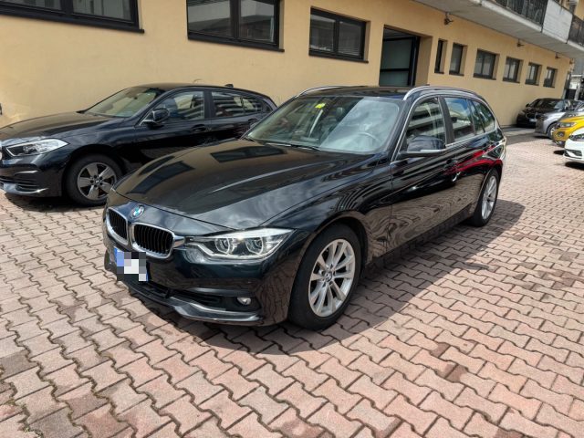 BMW 320 i Touring Business aut. usato a SESTO SAN GIOVANNI