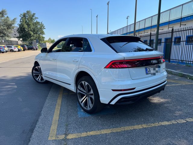 Audi Q8 45 TDI quattro tiptronic Sport - foto 4 di 4