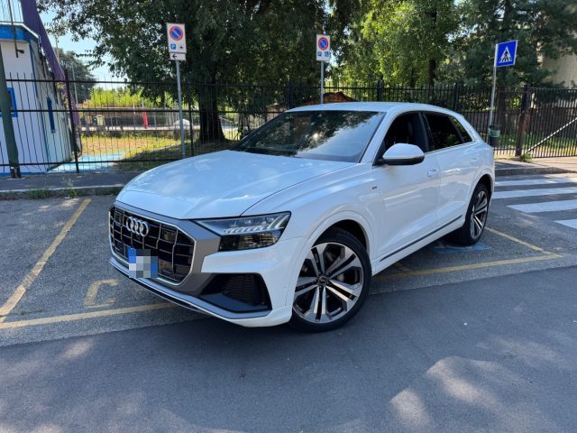 Audi Q8 45 TDI quattro tiptronic Sport - foto 3 di 4