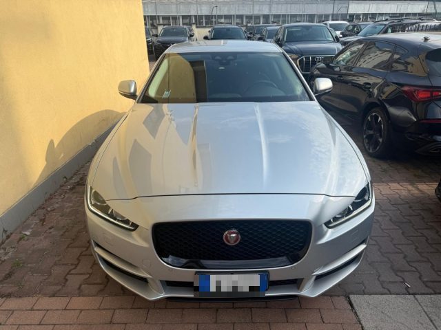 Jaguar XE 2.0 D 180 CV aut. Portfolio - foto 2 di 4