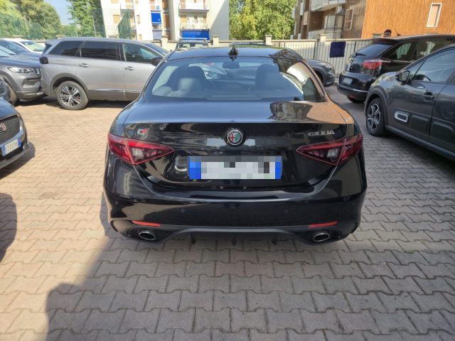 Alfa Romeo Giulia 2.2 Turbodiesel 210 CV AT8 AWD Q4 Veloce - foto 4 di 4