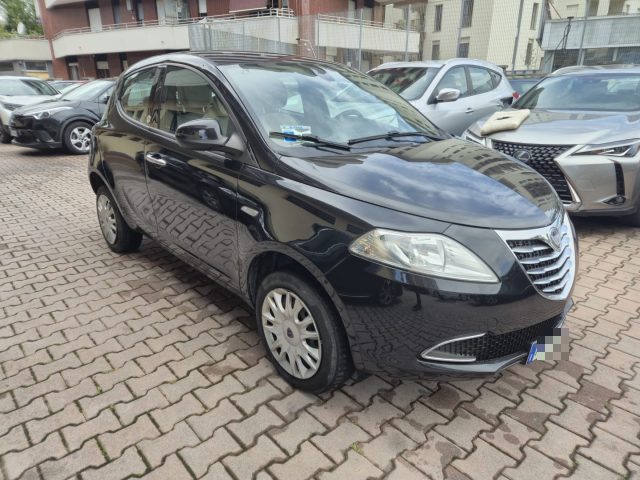 Lancia Ypsilon 0.9 TwinAir 85 CV 5 porte Metano Ecochic Gold - foto 4 di 4