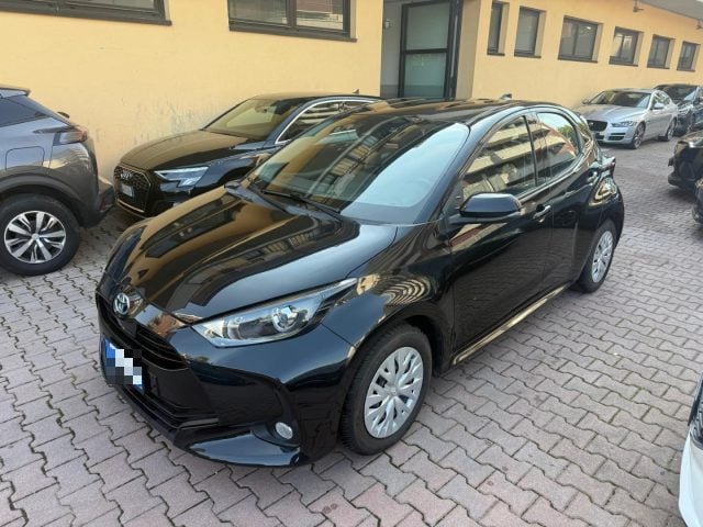 Toyota Yaris 1.5 Hybrid 5 porte Business, del 2022, 109.000 km, in vendita a Sesto San Giovanni (MI)