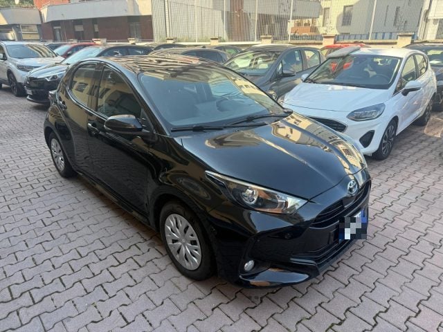 Toyota Yaris 1.5 Hybrid 5 porte Business - foto 3 di 4