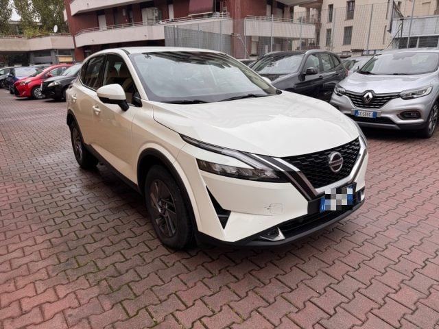 Nissan Qashqai MHEV 158 CV Xtronic Business, del 2022, 14.000 km, in vendita a Sesto San Giovanni (MI)
