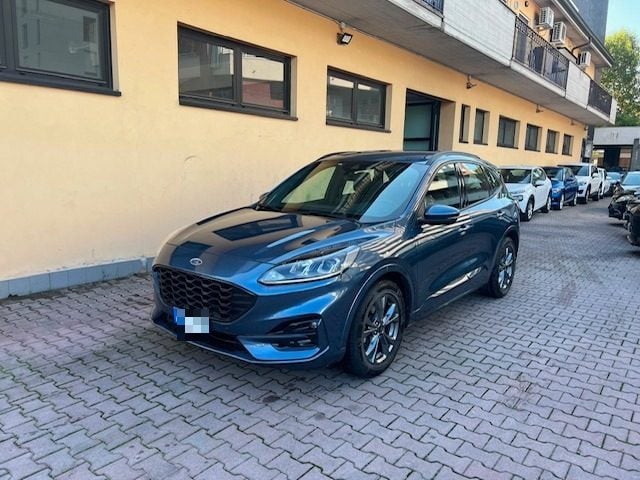 Ford Kuga 1.5 EcoBlue 120 CV 2WD ST-Line, del 2023, 108.000 km, in vendita a Sesto San Giovanni (MI)