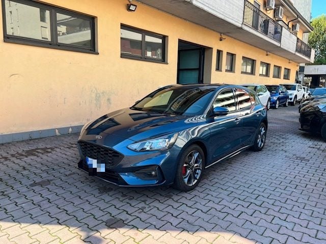 Ford Focus 1.0 EcoBoost Hybrid 155 CV 5p. ST-Line X, del 2021, 119.000 km, in vendita a Sesto San Giovanni (MI)