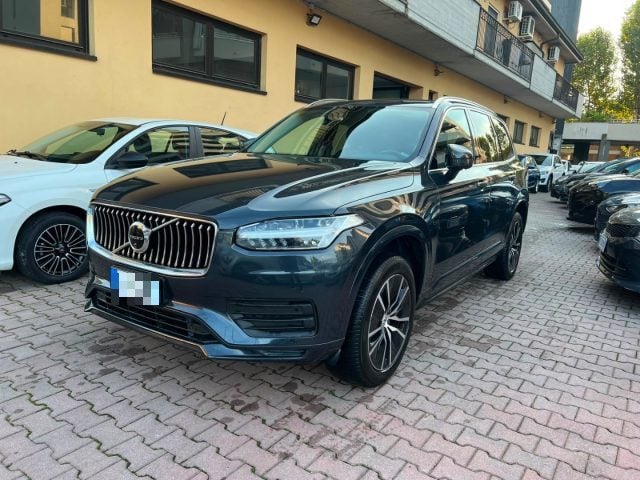 Volvo XC90 B5 (d) AWD automatico 7 posti Momentum Pro, del 2022, 215.000 km, in vendita a Sesto San Giovanni (MI)