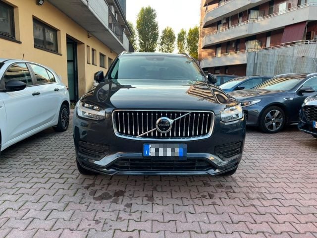 Volvo XC90 B5 (d) AWD automatico 7 posti Momentum Pro - foto 2 di 4