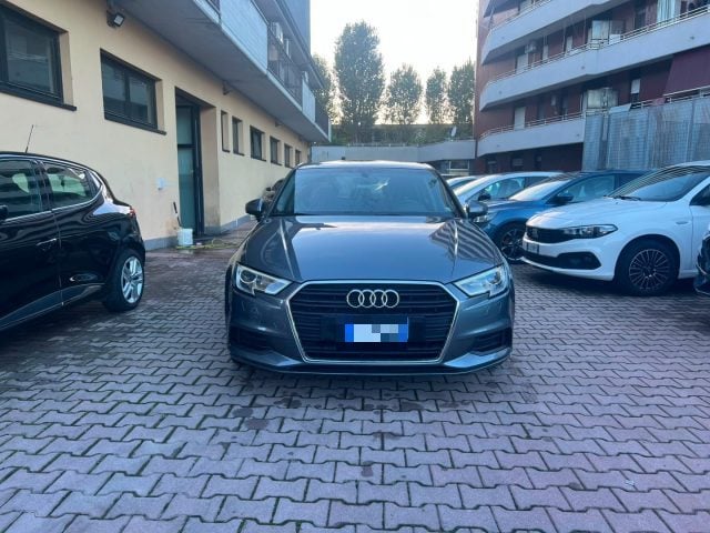 Audi A3 Sedan 1.5 TFSI COD S tronic Business - foto 2 di 4