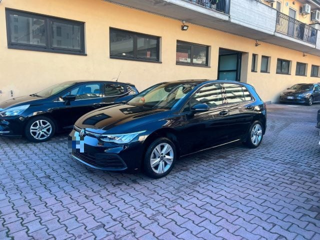 Volkswagen Golf 1.5 eTSI 130 CV EVO ACT DSG Life, del 2023, 106.000 km, in vendita a Sesto San Giovanni (MI)