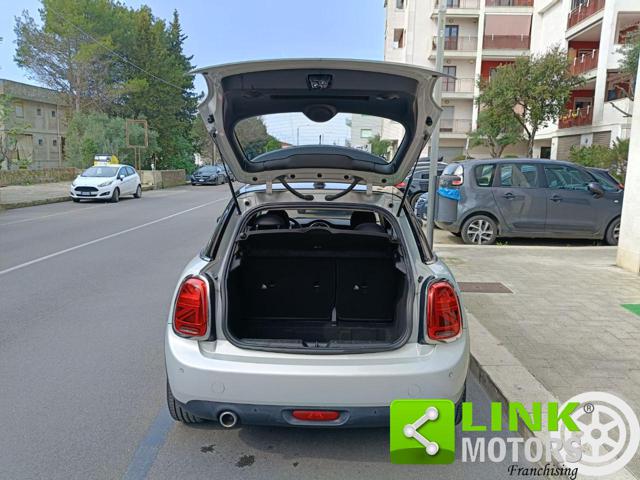 MINI Cooper D 1.5 Cooper D Business 5 porte NEOPATENTATI, del 2019, 110.000 km, in vendita a Putignano (BA)