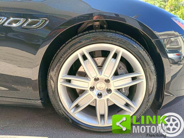 Maserati Quattroporte V6 Diesel 275 CV, del 2015, 73.500 km, in vendita a Putignano (BA)