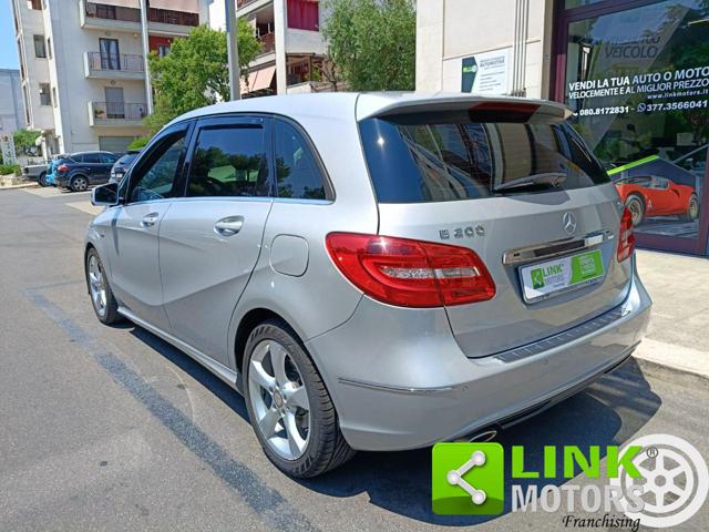 Mercedes-Benz B 200 CDI BlueEFFICIENCY Premium - foto 2 di 4