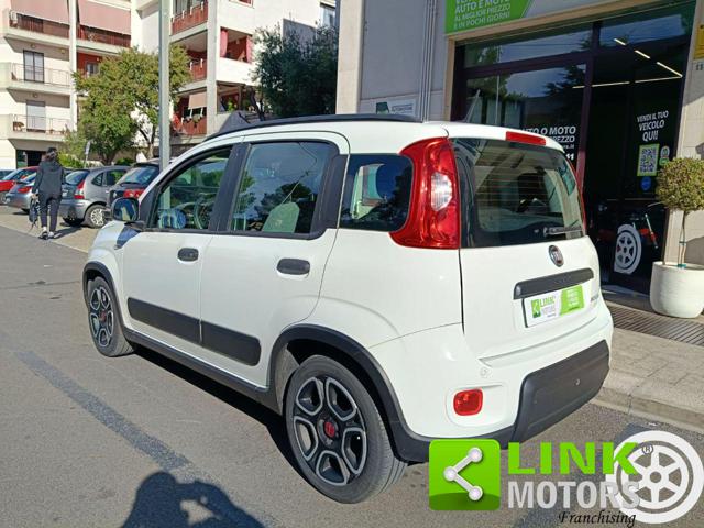 Fiat Panda 1.0 FireFly S&S Hybrid City Life - foto 2 di 4