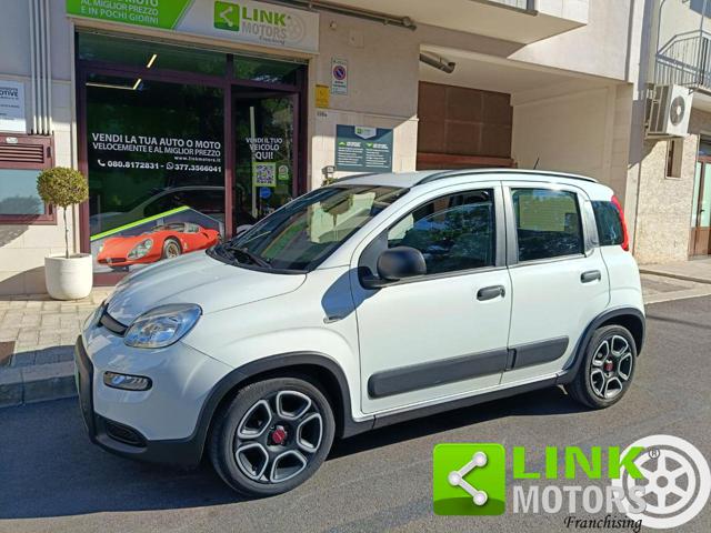 Fiat Panda 1.0 FireFly S&S Hybrid City Life, del 2021, 53.000 km, in vendita a Putignano (BA)