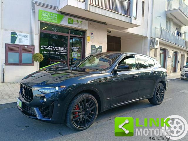 Maserati Levante V6 Diesel AWD Gransport total black, del 2021, 160.000 km, in vendita a Putignano (BA)