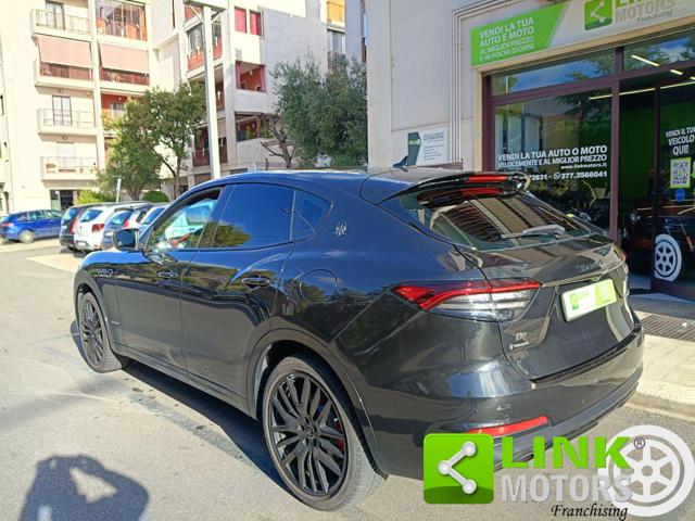 Maserati Levante V6 Diesel AWD Gransport total black - foto 4 di 4