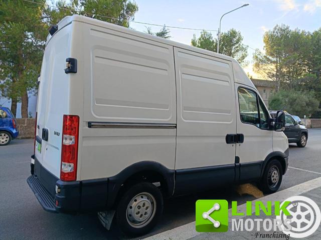 Iveco Daily 35C 2.3 diesel PASSO CORTO TETTO ALTO - foto 2 di 4