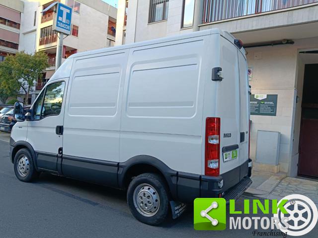 Iveco Daily 35C 2.3 diesel PASSO CORTO TETTO ALTO - foto 4 di 4