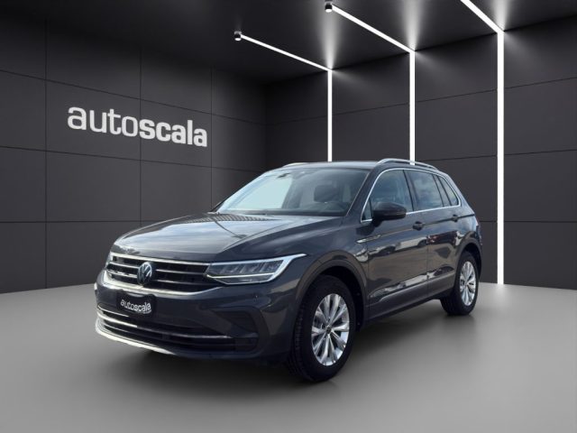 Volkswagen Tiguan 2.0 TDI 150 CV SCR DSG Life usato a SAN NICOLA LA STRADA