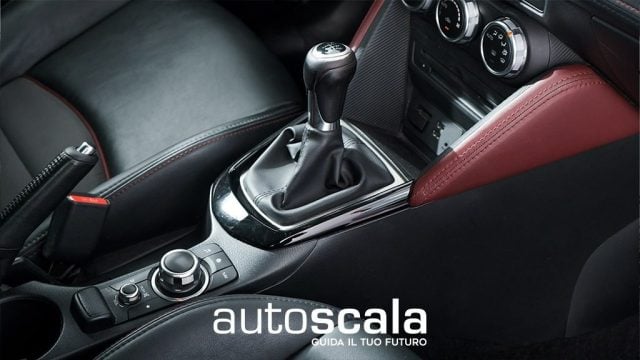 Mazda CX-3 1.5L Skyactiv-D Exceed - foto 4 di 4