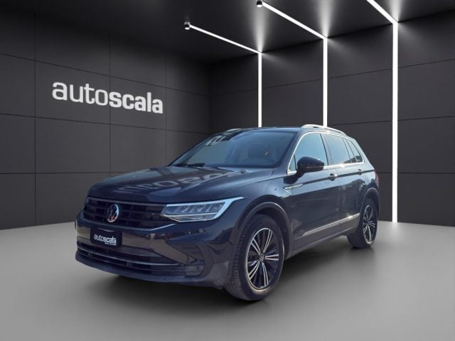 Volkswagen Tiguan 2.0 TDI 150 CV SCR DSG Life usato a SAN NICOLA LA STRADA
