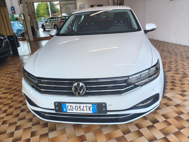 Volkswagen Passat Variant 2020 CC 2.0 AUT 150 CV ADAS - foto 2 di 4