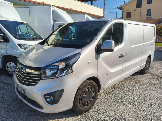 Opel Vivaro 1.6 diesel, 1200 kg portata,, del 2015, 230.000 km, in vendita a Sarego (VI)