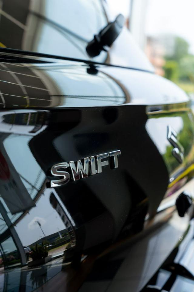 Suzuki Swift 2024 - Hybrid 1.2 Top 4WD - NEOPATENTATI - foto 4 di 4