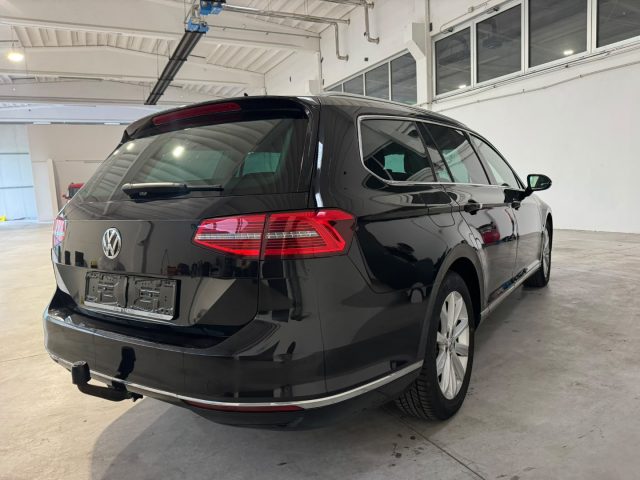 Volkswagen Passat Variant 2.0 TDI Executive BlueMotion Tech. 150CV - foto 4 di 23