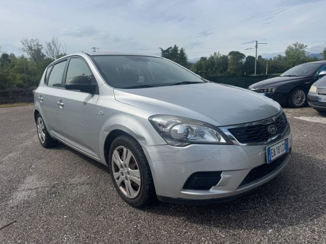 Kia cee'd 1.6 CRDi VGT 90CV 5p. LX - foto 2 di 4