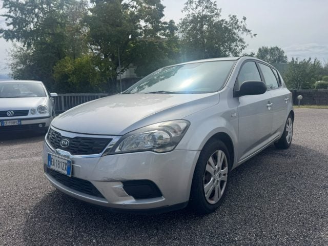 Kia cee'd 1.6 CRDi VGT 90CV 5p. LX, del 2010, 251.000 km, in vendita a Spilimbergo (PN)