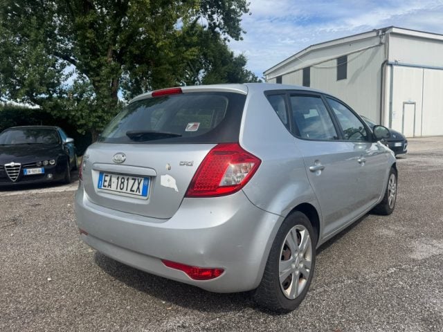 Kia cee'd 1.6 CRDi VGT 90CV 5p. LX - foto 4 di 4