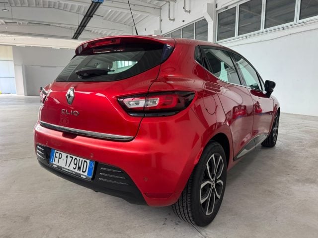 Renault Clio dCi 8V 90CV EDC Start&Stop 5 porte Energy Intens - foto 4 di 4