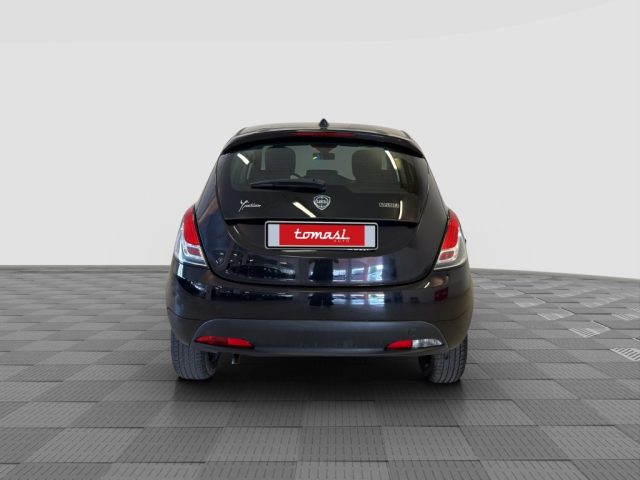 Lancia Ypsilon Ypsilon 1.0 FireFly 5 porte S&S Hybrid Silver - foto 4 di 4