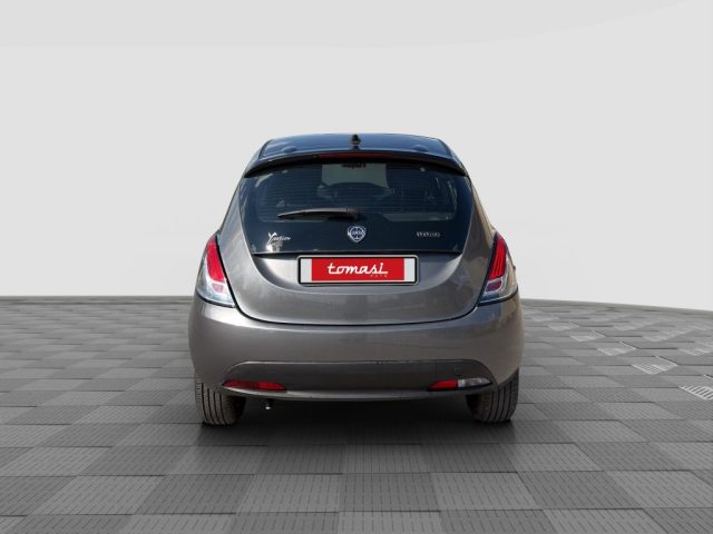 Lancia Ypsilon Ypsilon 1.0 FireFly 5 porte S&S Hybrid Silver Plus - foto 4 di 4
