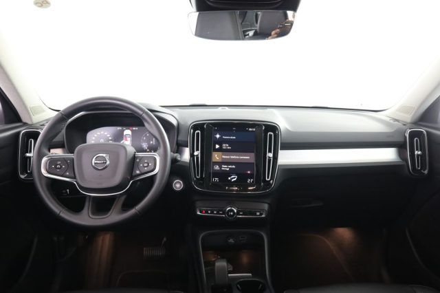 Volvo XC40 XC40 T2 Geartronic Momentum Pro - foto 4 di 4