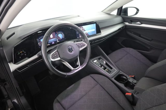 Volkswagen Golf Golf 1.0 eTSI EVO DSG Life usato a ROMA
