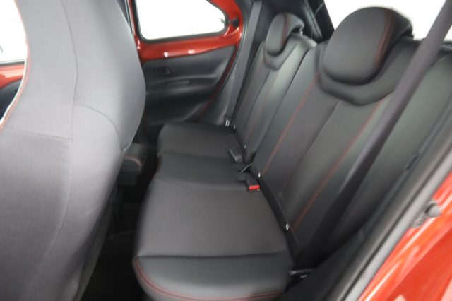 Toyota Aygo X Aygo X 1.0 VVT-i 72 CV 5 porte Lounge Air S-CVT - foto 3 di 4
