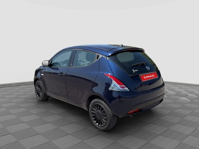 Lancia Ypsilon Ypsilon 1.0 FireFly 70 CV Start&Stop Hybrid SILVER - foto 3 di 4