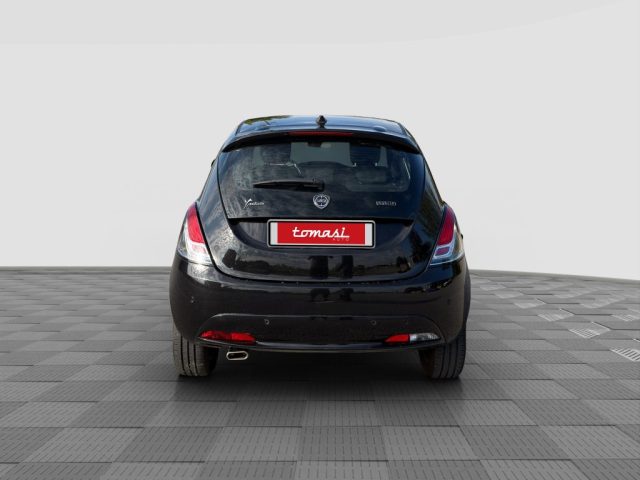 Lancia Ypsilon Ypsilon 1.0 FireFly 5 porte S&S Hybrid Silver - foto 4 di 4