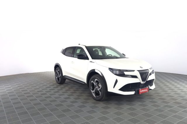 Alfa Romeo Junior Junior 1.2 145 CV Hybrid eDCT6 Edizione Milano Cor - foto 2 di 4