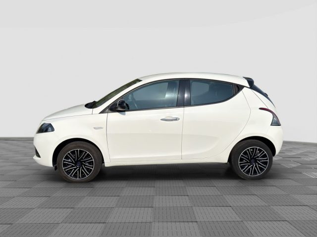 Lancia Ypsilon Ypsilon 1.0 FireFly 5 porte S&S Hybrid Gold - foto 2 di 4