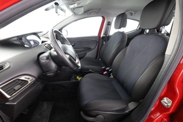 Lancia Ypsilon Ypsilon 1.0 FireFly 70 CV Start&Stop Hybrid GOLD - foto 2 di 4