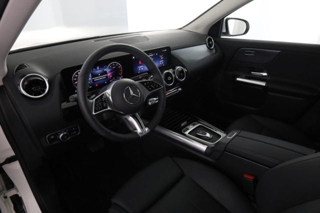 Mercedes-Benz CLA sse GLA GLA 180 Automatic Progressive Advanced, del 2025, 5.000 km, in vendita a Roma (RM)