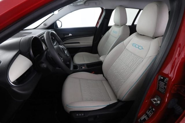 Fiat 600 600 Hybrid 110 CV DCT MHEV La Prima - foto 2 di 4