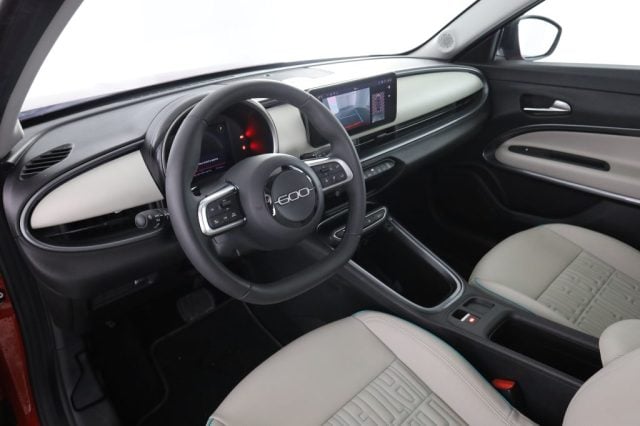 Fiat 600 600 Hybrid 110 CV DCT MHEV La Prima, del 2025, 29.342 km, in vendita a Roma (RM)